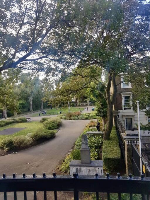 Spacious Apartment In The Heart Of Camden Town Londyn Zewnętrze zdjęcie